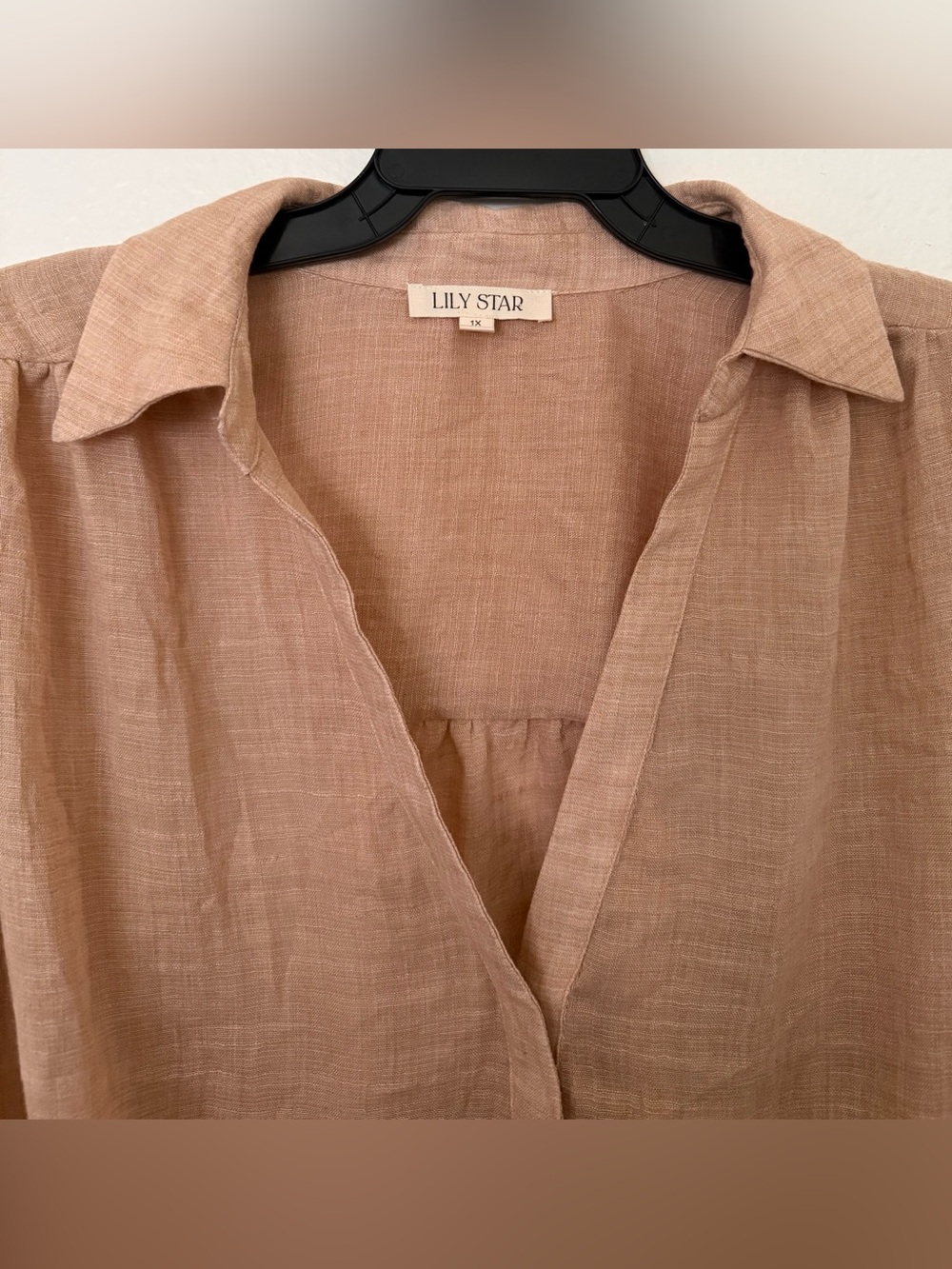 Lily Star Women's Brown Shirt. Size 1X Neck V with an elastic band at the bottom - Picture 3 of 10